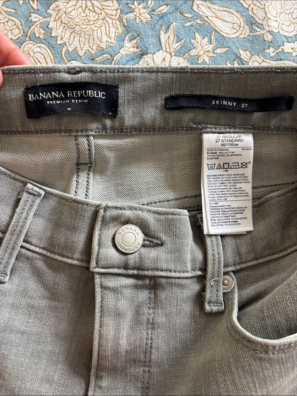 Banana Republic Light Gray Skinny Jeans - Picture 3 of 3